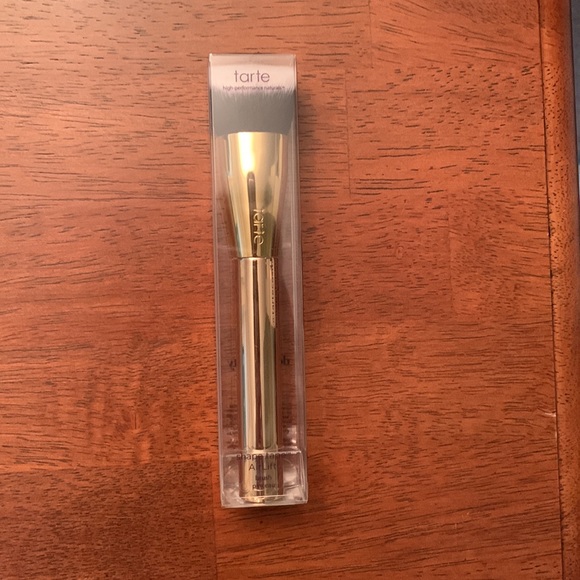Brand new in box tarte concealer blender brush - Picture 2 of 3